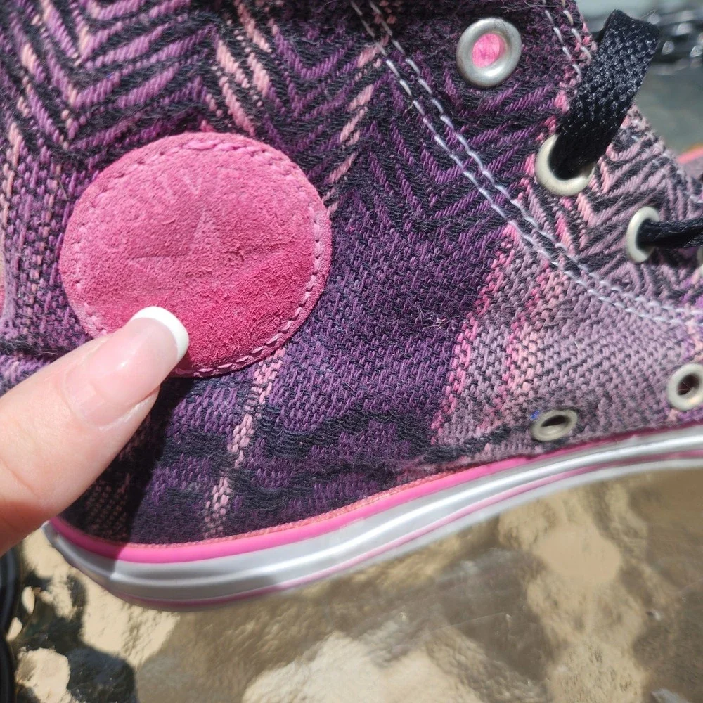 Converse Junior Chuck Taylor All Stars Size 5 Purple Pink Note: Worn Logo Patch